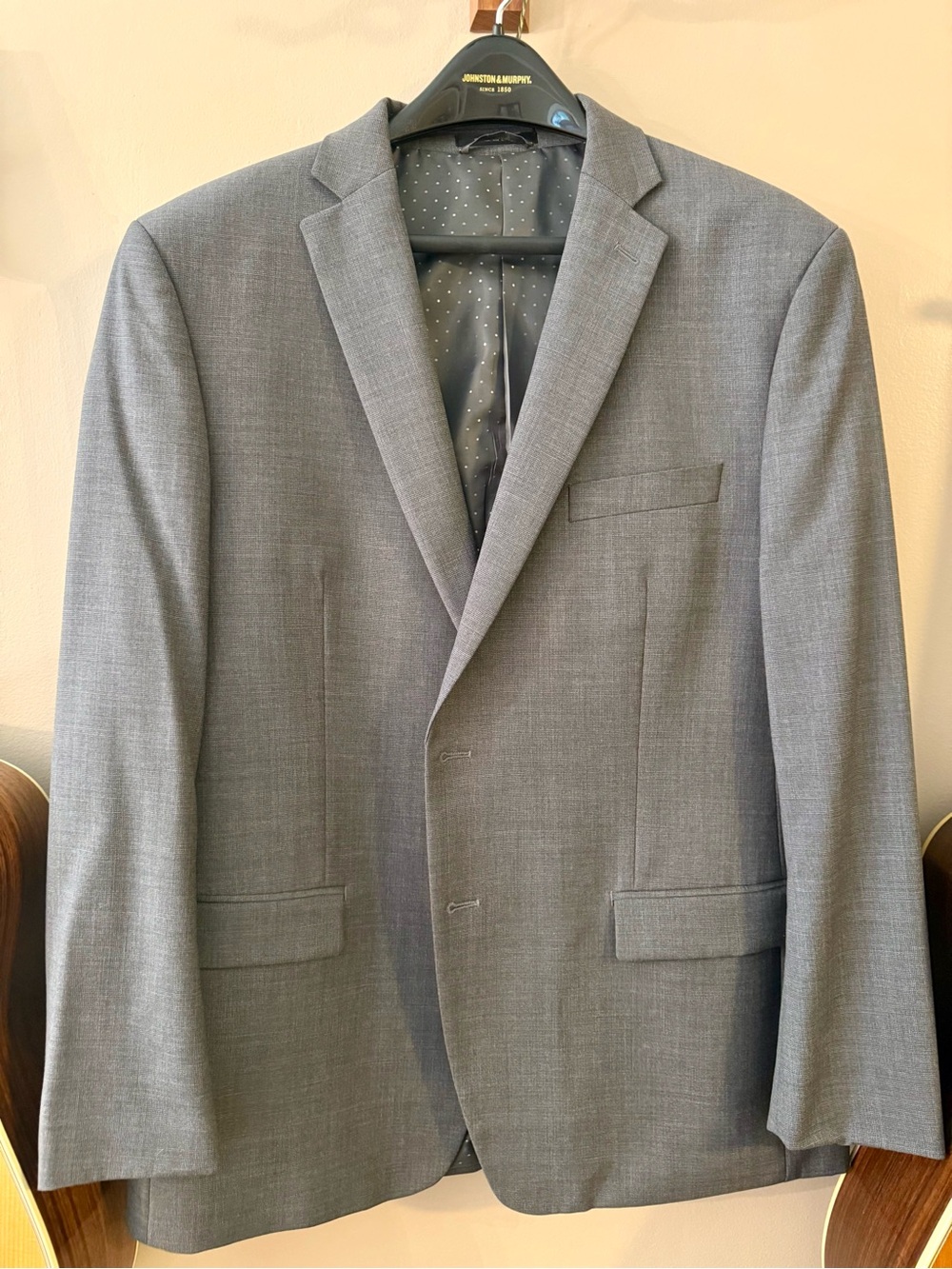 Collection by Michael Strahan Gray Men’s Suit. Jacket 44R. Pants 36x30.